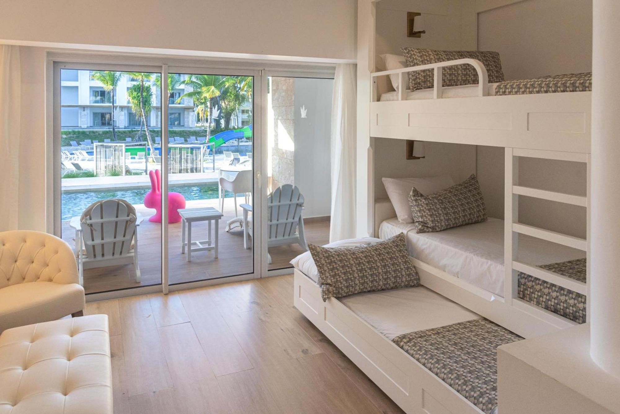 Deluxe Family Suite